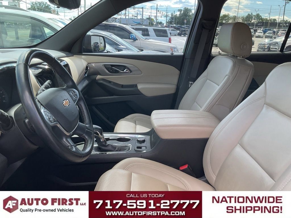 Used 2023 Chevrolet Traverse LT w/ LT Premium Package AWD/4WD image 7