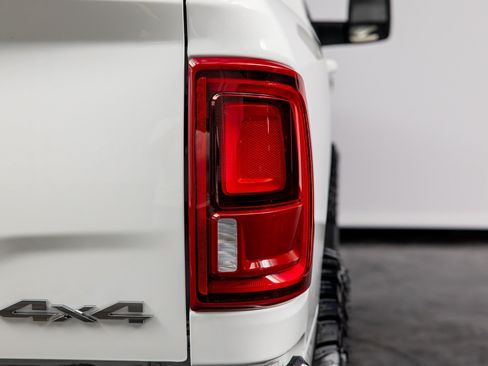 Used 2025 RAM 2500 Laramie AWD/4WD image 19