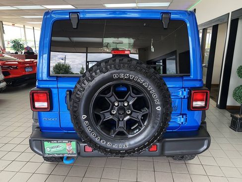Used 2023 Jeep Wrangler Unlimited w/ Cold Weather Group AWD/4WD image 7