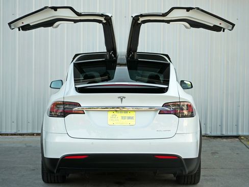 Used 2020 Tesla Model X Long Range image 49