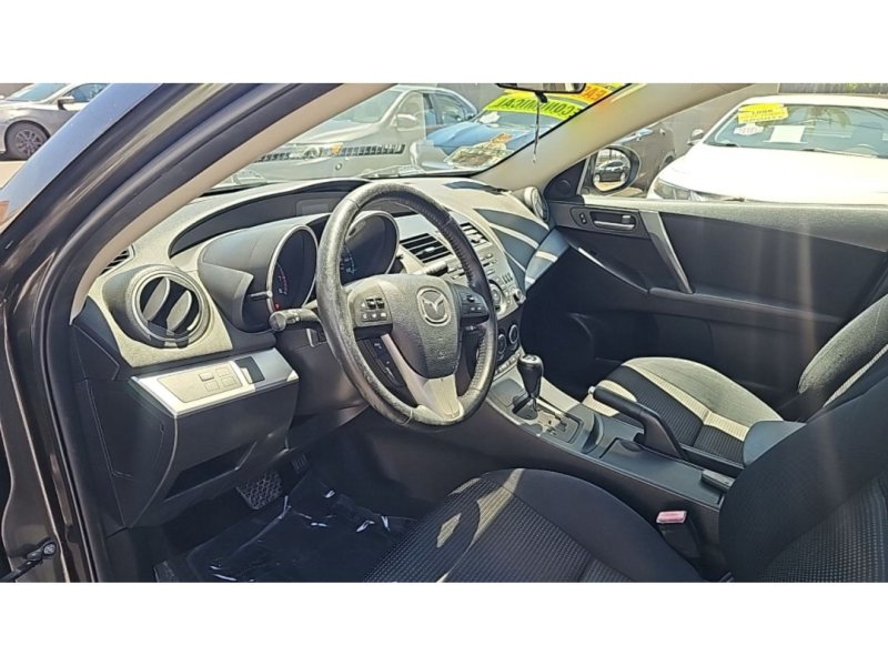 Used 2013 MAZDA MAZDA3 i Touring FWD image 8