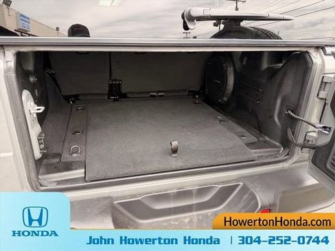Used 2023 Jeep Wrangler Unlimited Sahara AWD/4WD image 27
