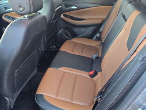 Used 2021 Buick Encore GX Essence w/ Experience Buick Package image 8