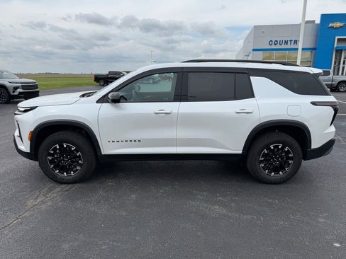 Used 2024 Chevrolet Traverse Z71 w/ LPO, Floor Liner Package AWD/4WD image 2