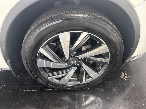Used 2018 Nissan Murano Platinum image 18
