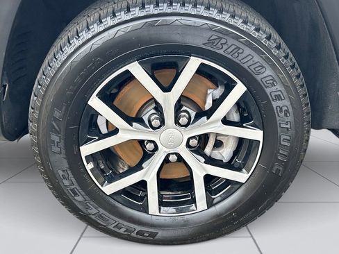 Used 2024 Jeep Grand Cherokee L Limited w/ Luxury Tech Group II image 9