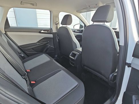Used 2023 Volkswagen Taos S FWD image 11