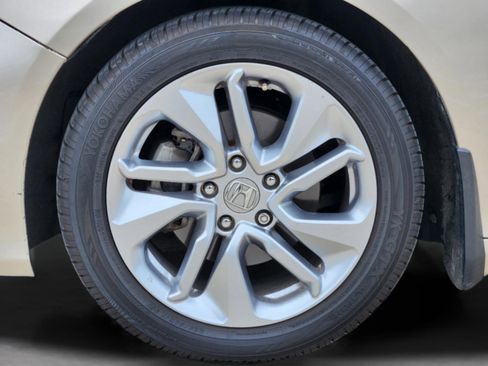 Used 2018 Honda Accord LX image 31