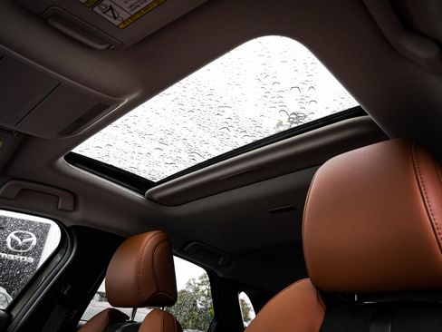 Used 2025 MAZDA CX-30 Carbon image 5