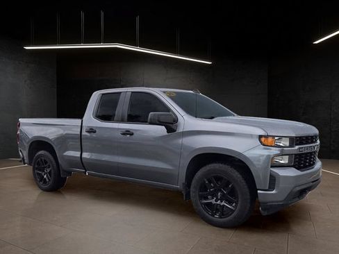 Used 2020 Chevrolet Silverado 1500 Custom w/ Custom Value Package RWD image 1