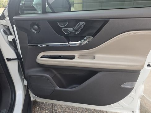 Used 2021 Lincoln Corsair Reserve FWD image 29