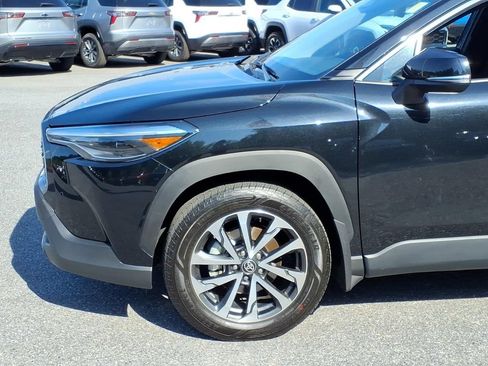 Used 2025 Toyota Corolla Cross XLE w/ Convenience Package AWD/4WD image 6