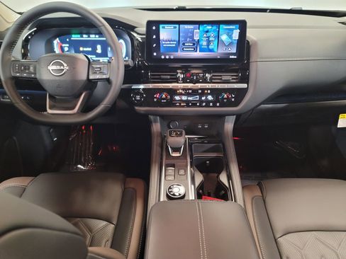 New 2026 Nissan Pathfinder Platinum image 25