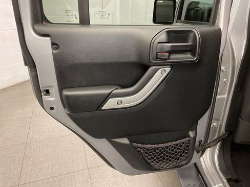 Used 2018 Jeep Wrangler Unlimited Sahara image 20
