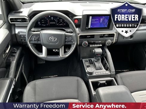 Used 2025 Toyota Tacoma TRD Sport AWD/4WD image 15