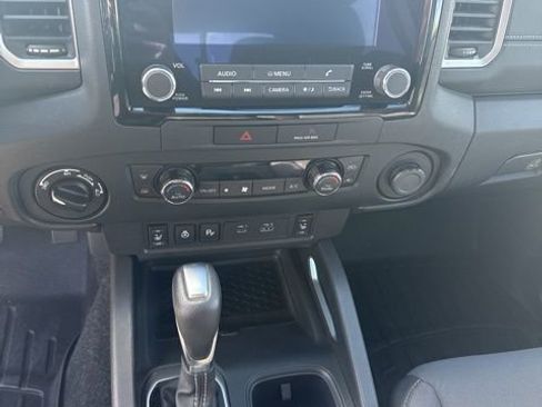 Used 2022 Nissan Frontier SV image 11