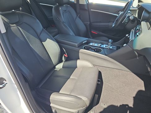 Certified 2026 Genesis G70 2.5T RWD image 17