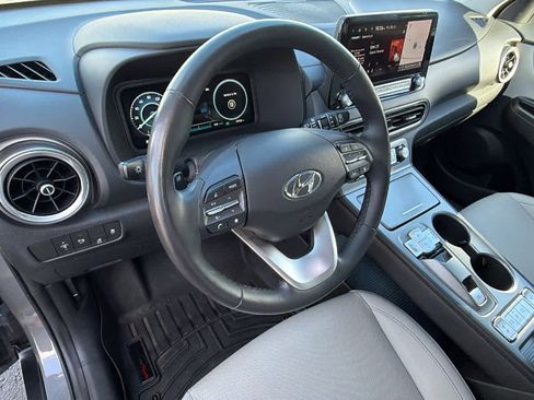 Used 2022 Hyundai Kona Limited image 10