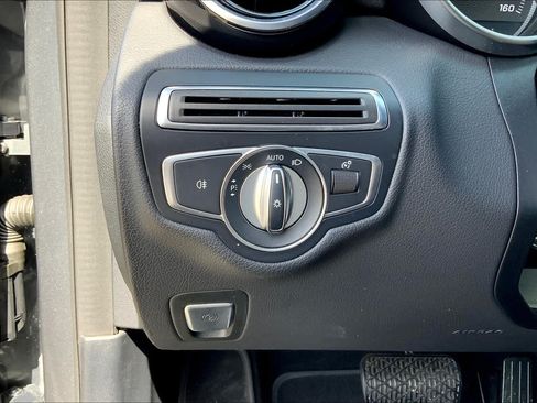 Used 2018 Mercedes-Benz C 300 Sedan image 32