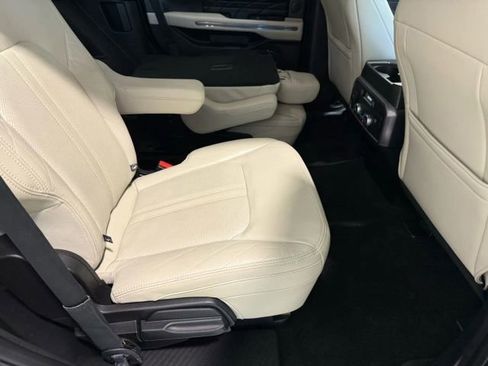 Used 2019 Ford Expedition Platinum image 35