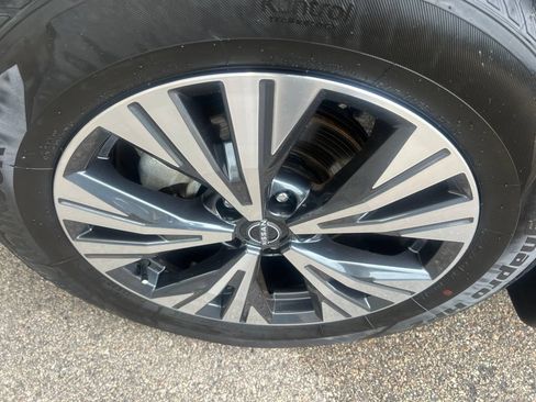 Certified 2023 Nissan Rogue SV AWD/4WD image 44