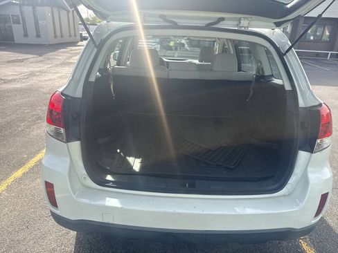 Used 2014 Subaru Outback 2.5i AWD/4WD image 10