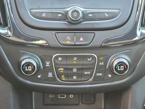 Used 2024 Chevrolet Equinox RS FWD image 22