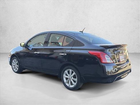 Used 2016 Nissan Versa SL image 7