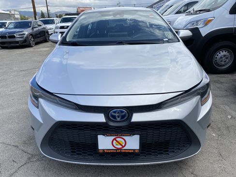 Used 2022 Toyota Corolla LE w/ Premium Interior Package image 3