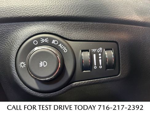 Used 2018 Jeep Compass Latitude w/ Cold Weather Group image 20