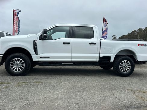 Used 2024 Ford F250 XLT w/ FX4 Off-Road Package AWD/4WD image 2