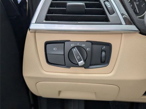 Used 2017 BMW 320i xDrive 320i xDrive image 19