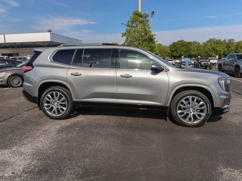 Used 2025 GMC Acadia Denali w/ Super Cruise Package FWD image 11