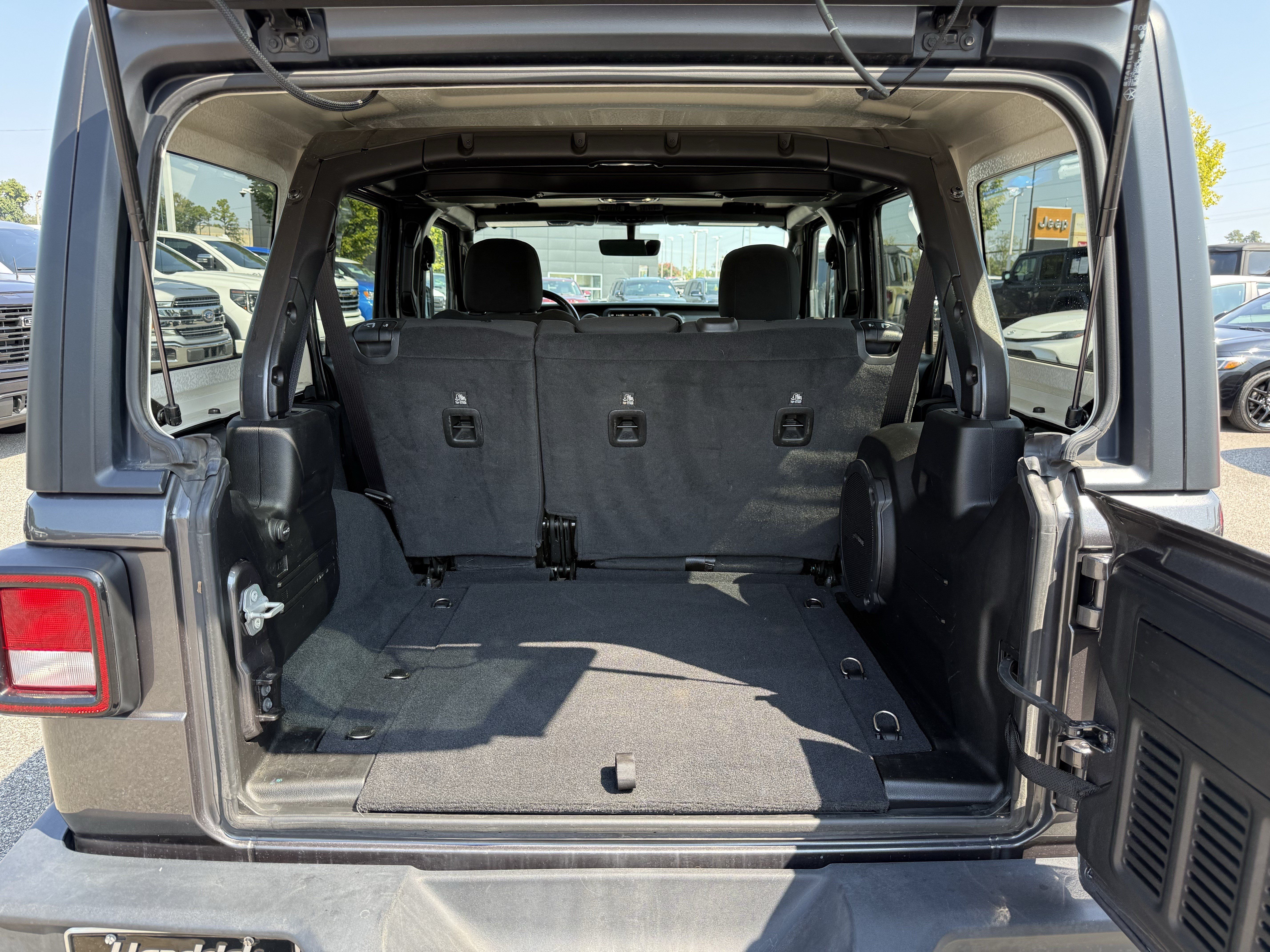 Used 2022 Jeep Wrangler Unlimited Sport AWD/4WD image 30