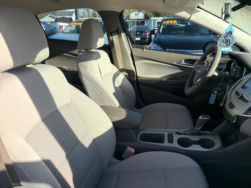 Used 2018 Chevrolet Cruze LS image 17
