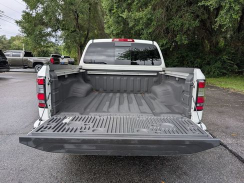 Used 2025 Nissan Frontier SV w/ SV Convenience Package RWD image 32
