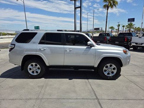 Used 2021 Toyota 4Runner SR5 Premium w/ Moonroof Package AWD/4WD image 7