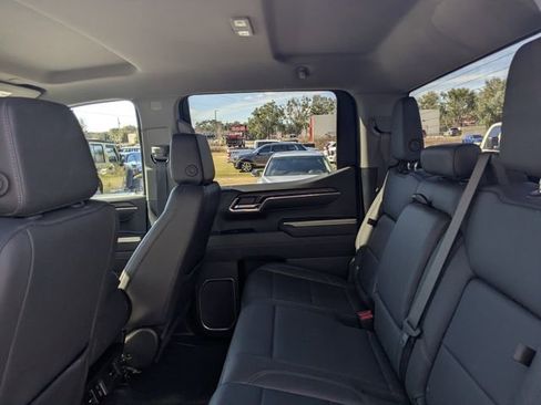 Used 2025 GMC Sierra 1500 SLT image 14
