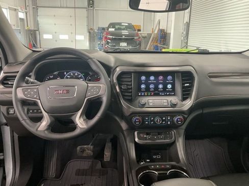 Used 2023 GMC Acadia AT4 w/ Technology Package image 12