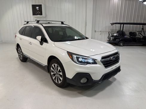 Used 2019 Subaru Outback 2.5i Touring AWD/4WD image 8