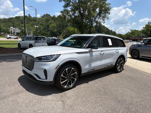 Used 2025 Lincoln Aviator Reserve w/ Luxury Package RWD image 5