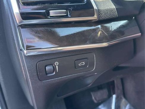 Used 2018 Volvo XC90 T6 Momentum w/ Convenience Package AWD/4WD image 25