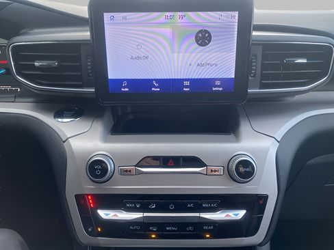 Used 2023 Ford Explorer XLT w/ Equipment Group 202A image 20