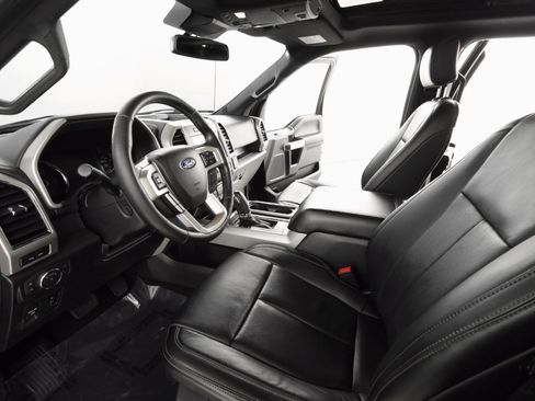 Used 2019 Ford F150 Lariat w/ Equipment Group 502A Luxury image 12