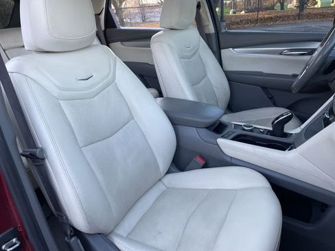 Used 2020 Cadillac XT5 Premium Luxury image 14