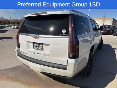 Used 2017 Cadillac Escalade ESV Platinum image 3