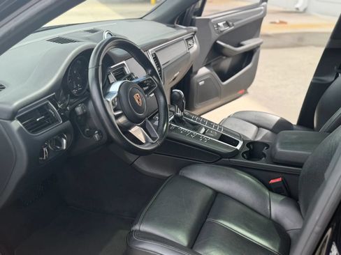 Used 2018 Porsche Macan Sport Edition AWD/4WD image 17