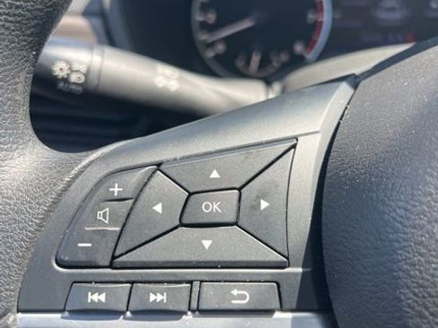 Used 2025 Nissan Altima 2.5 SV image 13