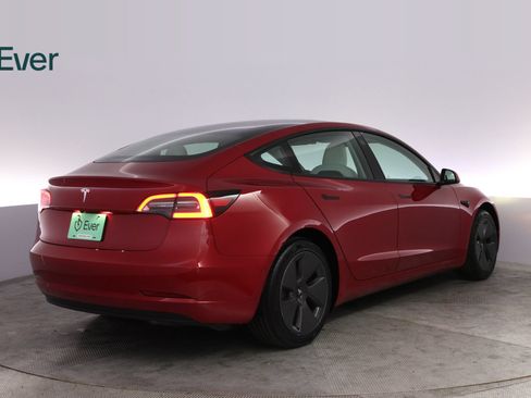 Used 2021 Tesla Model 3 Standard Range Plus RWD image 3