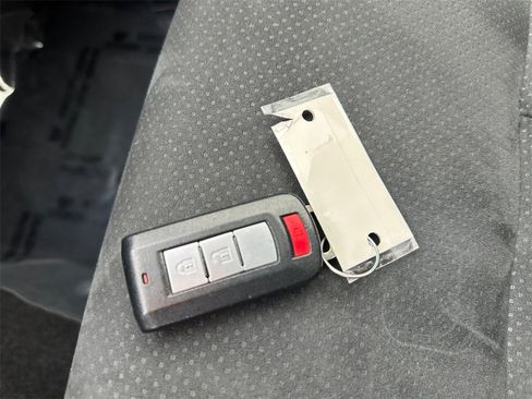 Used 2023 Mitsubishi Eclipse Cross SE image 32